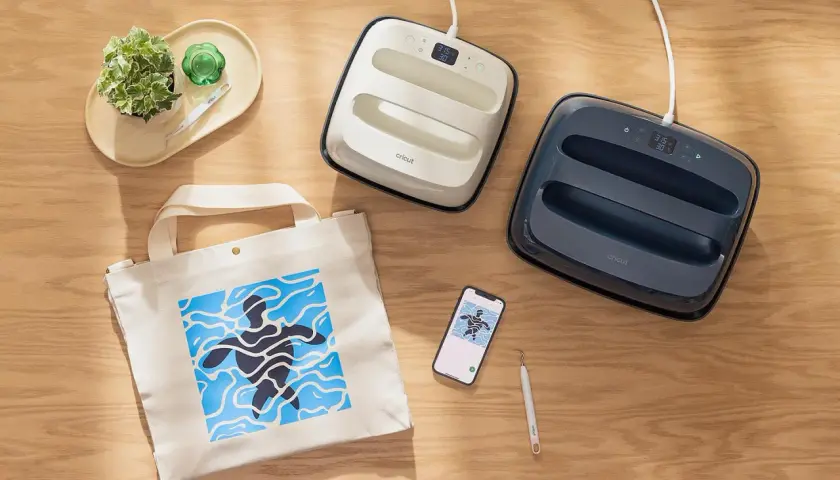 Cricut Heat Press und Tasche mit Schildkrötenmotiv. Perfekt für mehrfarbig plotten mit Cricut.